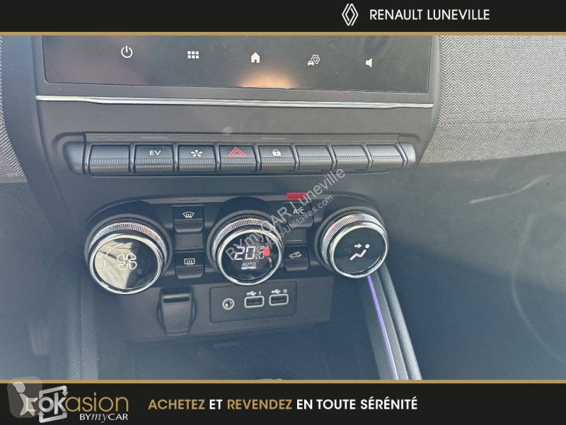 Véhicule utilitaire Renault Clio E-Tech full...
