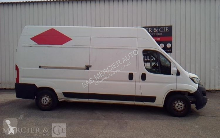 Véhicule utilitaire Peugeot