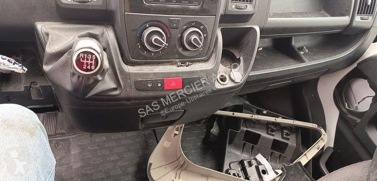 Véhicule utilitaire Peugeot