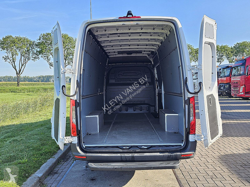 Užitkové vozidlo Mercedes 317 L3H2 Navi 360 Camera