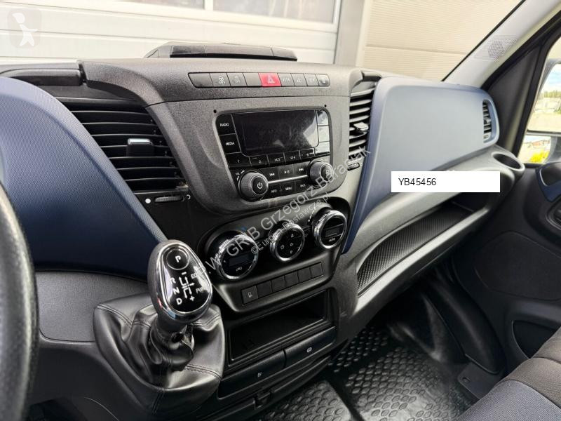 Furgoneta Iveco 35S18 Hi-Matic L4H2 Brygadówka