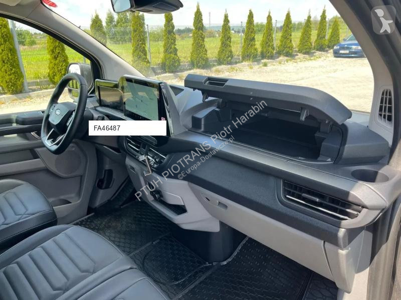 Véhicule utilitaire Ford TOURNEO CUSTOM...