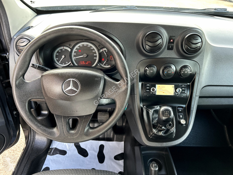 Véhicule utilitaire Mercedes Mixto Extra Long...
