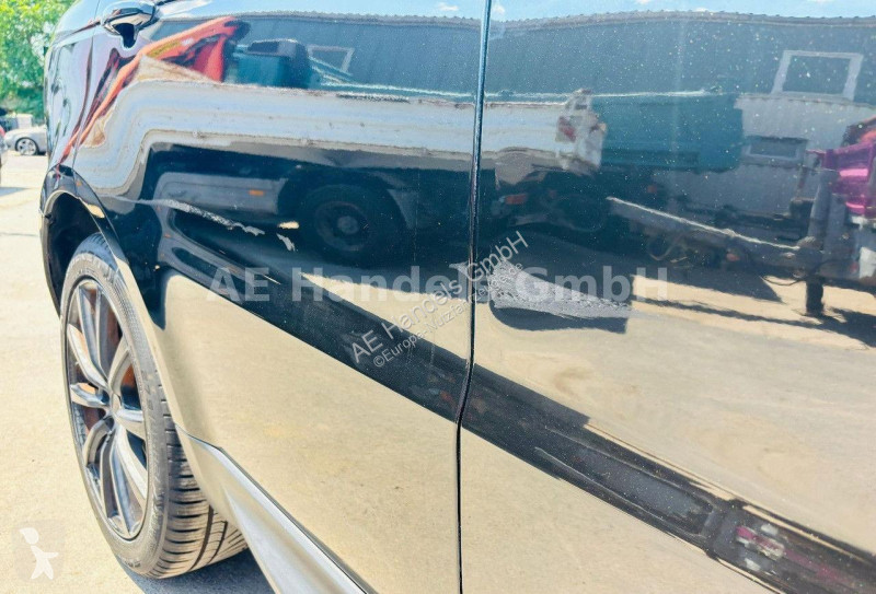 عربة نفعية Land Rover