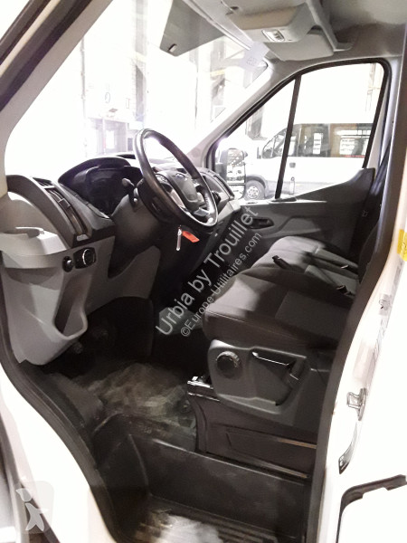 Véhicule utilitaire Ford 12M3 130 CV RJ CAISSE...