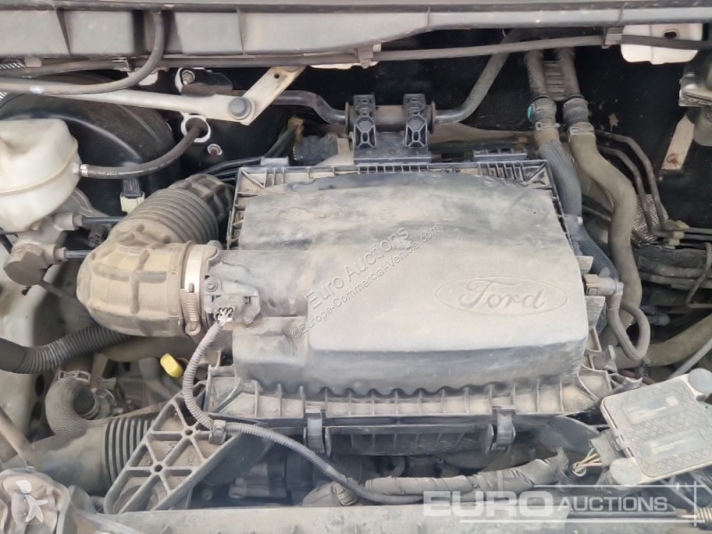 Véhicule utilitaire Ford 350