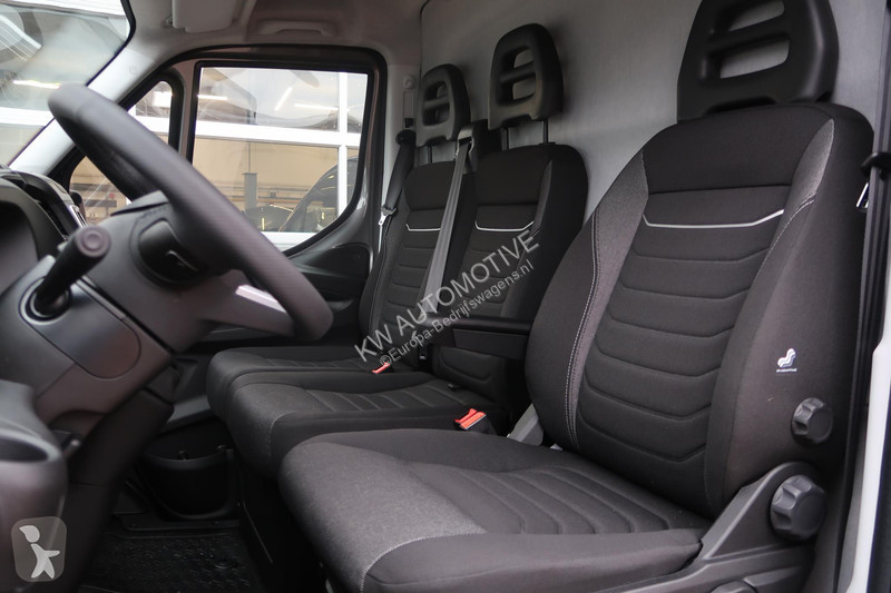 Veicolo commerciale Iveco 35S18HV 3.0 L2H2 AUT/...