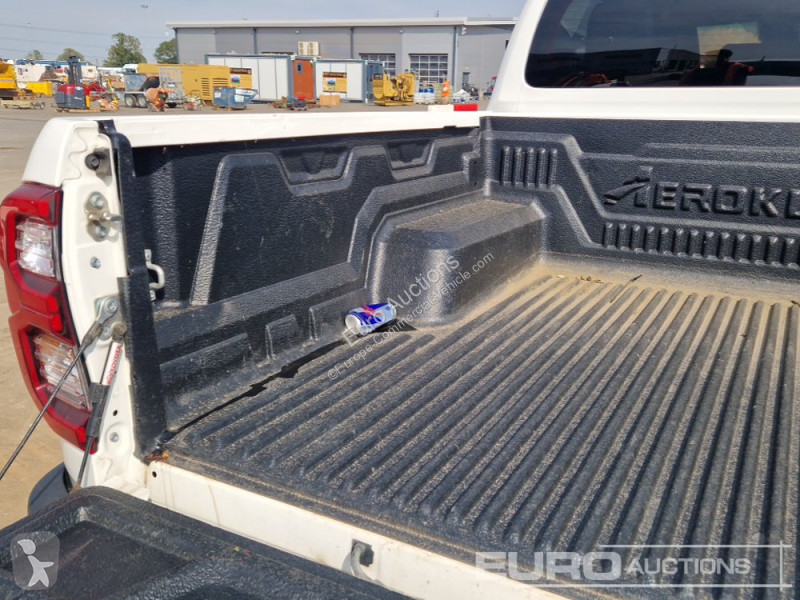 Véhicule utilitaire Toyota Hilux