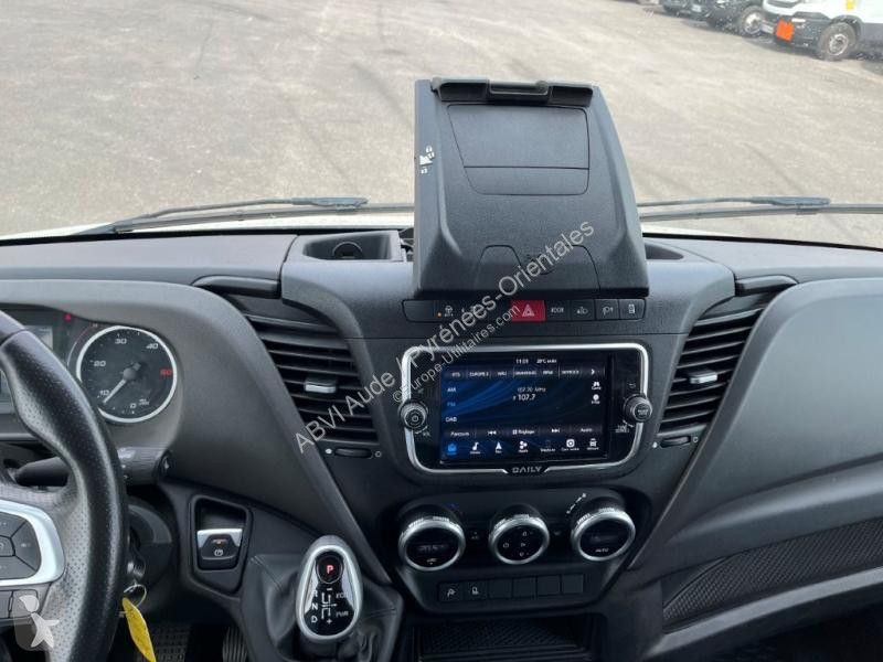 Autoutilitară Iveco 180CV 3L BOITE AUTOMATIQUE...