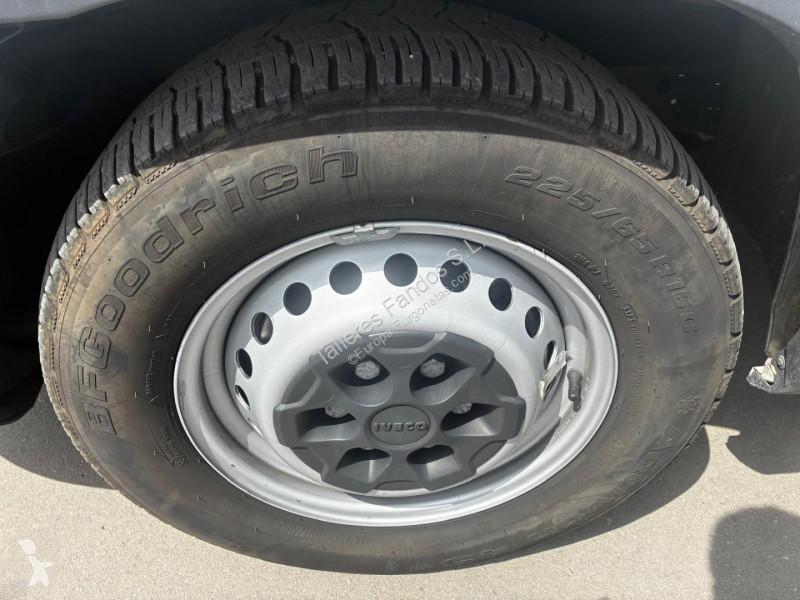 Autoutilitară Iveco  35S14 12m3