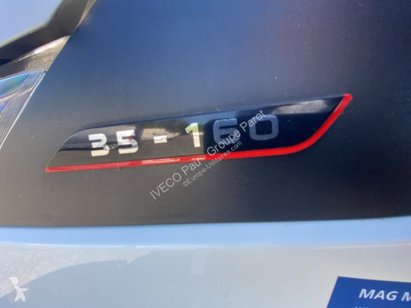 Véhicule utilitaire Iveco 35C16H3.0 empattement...
