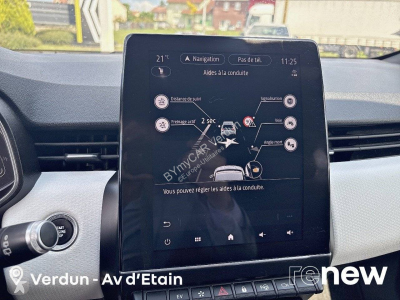 Véhicule utilitaire Renault Clio E-Tech 140