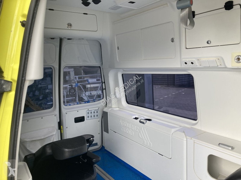 Volkswagen Ambulance T6 Transporter