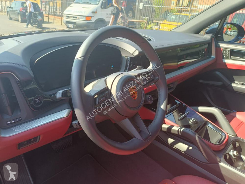 Véhicule utilitaire Porsche