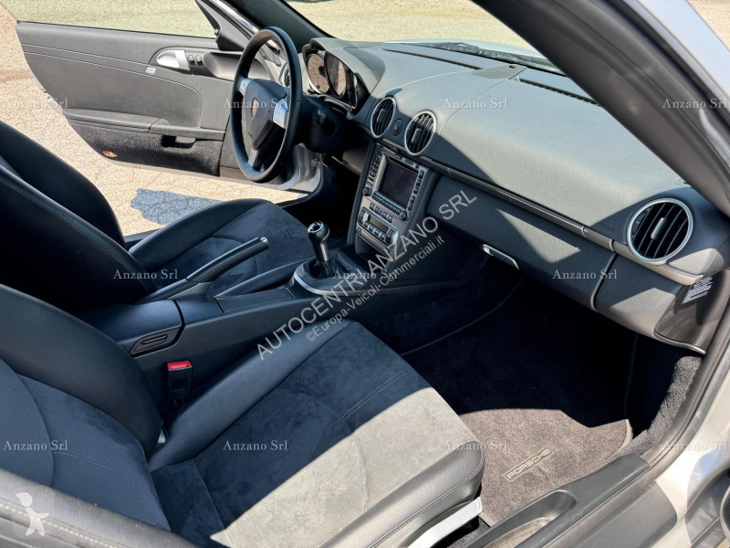 Samochód dostawczy Porsche Cayman Coupe