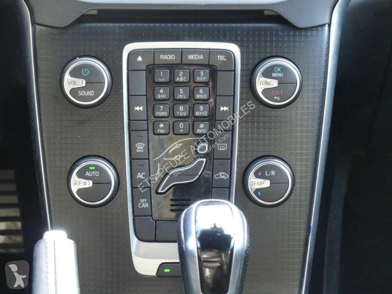 Samochód dostawczy Volvo V40 D3 150CH R-DESIGN...