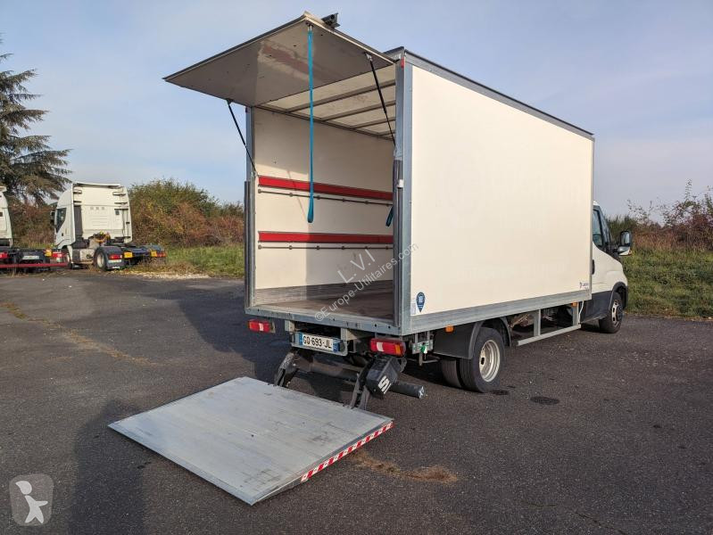 Véhicule utilitaire Iveco CCb 35C16H3.0...