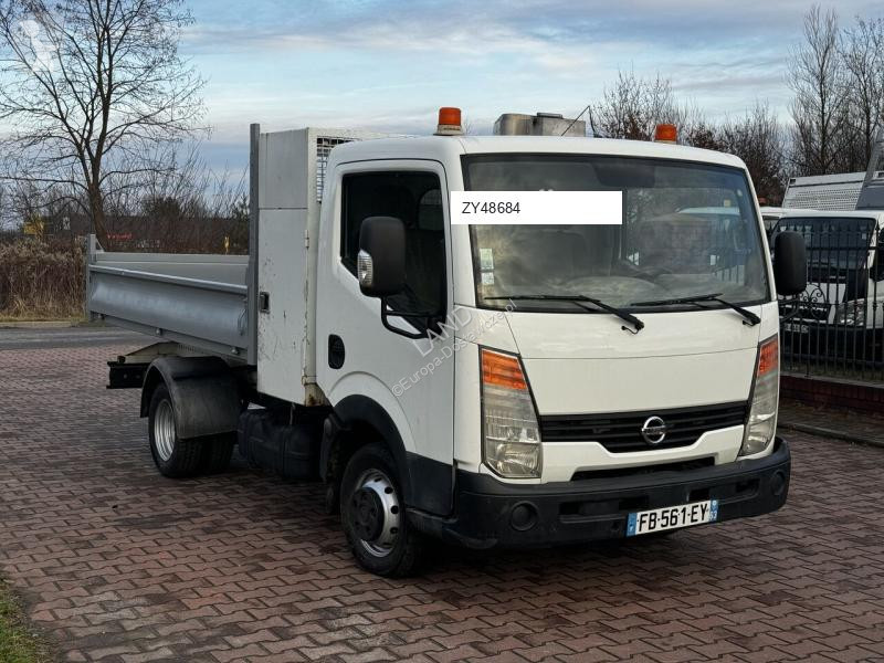 Samochód dostawczy Nissan