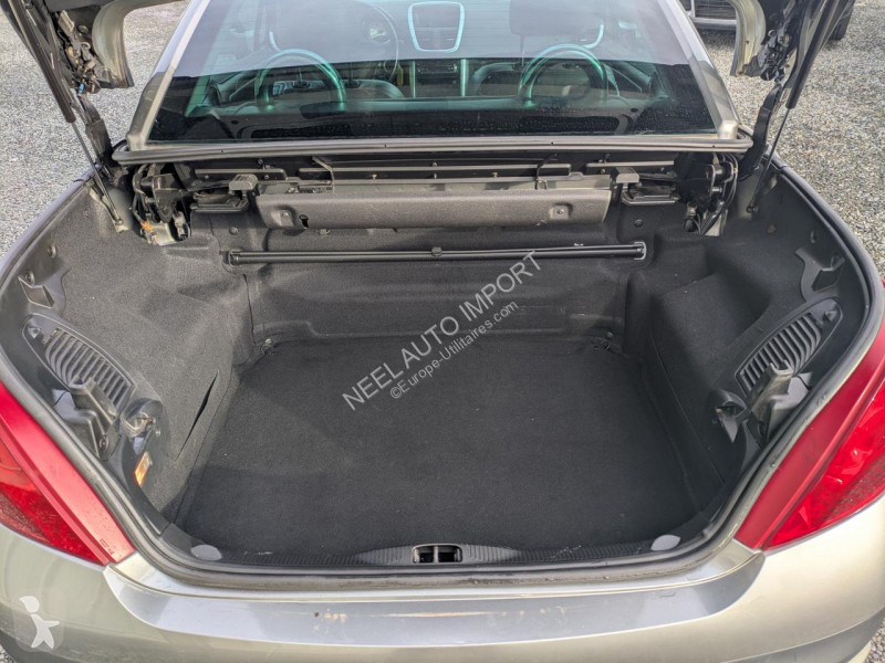 Véhicule utilitaire Peugeot 207 CC 1.6 HDI...