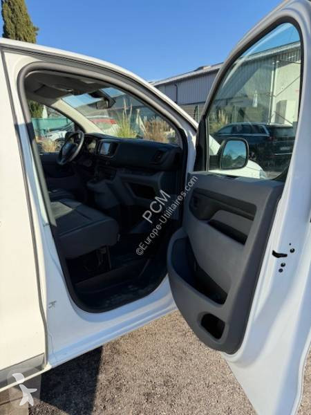 عربة نفعية Toyota