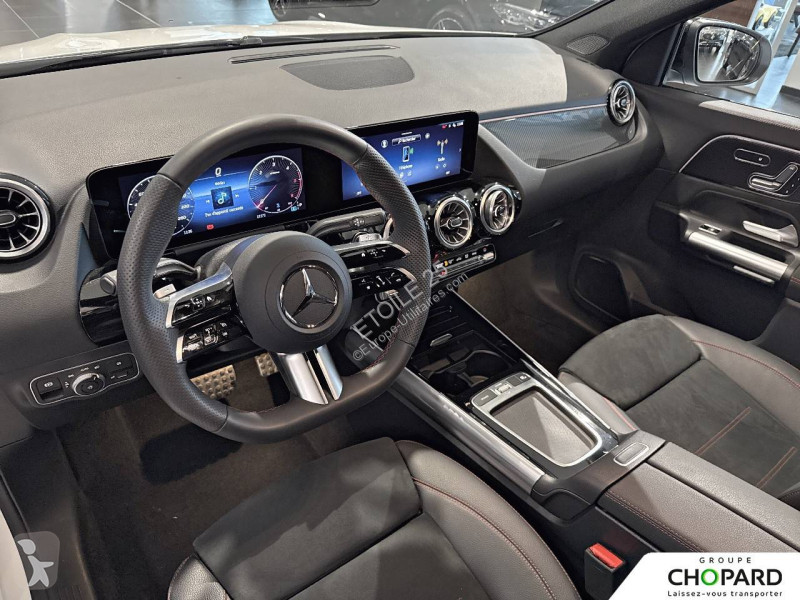 عربة نفعية Mercedes GLA 180 d 8G-DCT