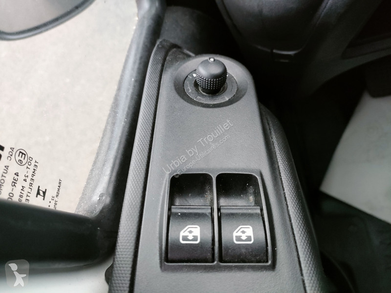 Véhicule utilitaire Iveco FRIGO 12M3 160 CV...