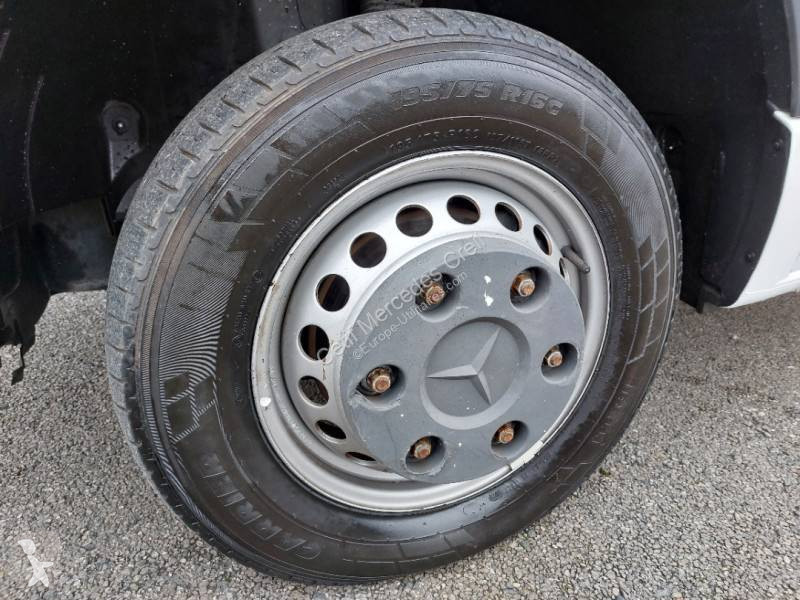 Samochód dostawczy Mercedes
