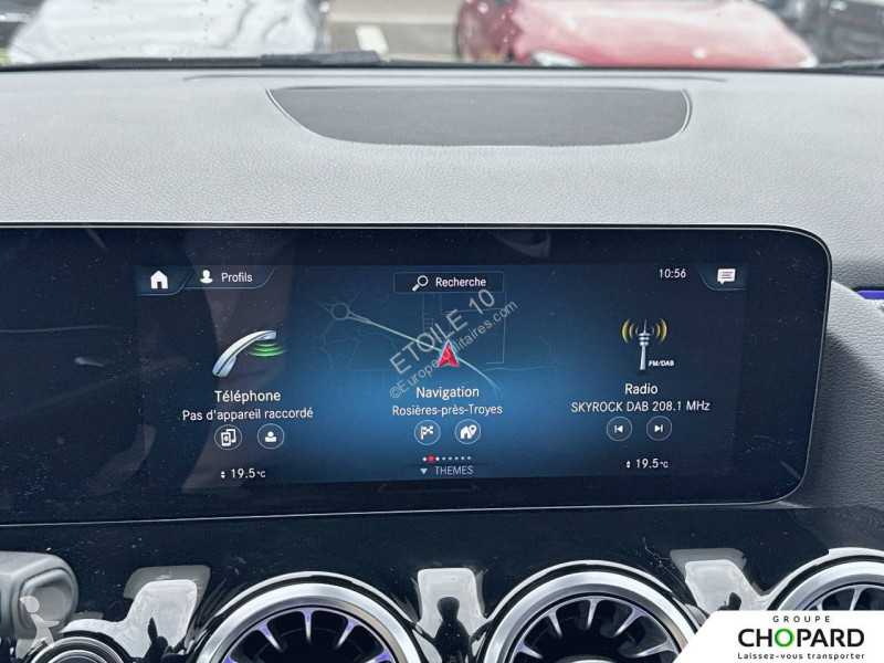 عربة نفعية Mercedes GLA 200 7G-DCT