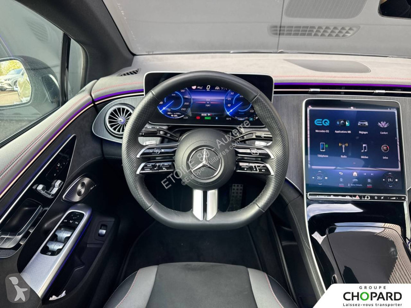 عربة نفعية Mercedes EQE 300