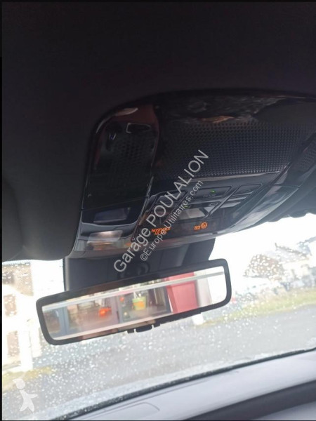 Samochód dostawczy Lexus 500H