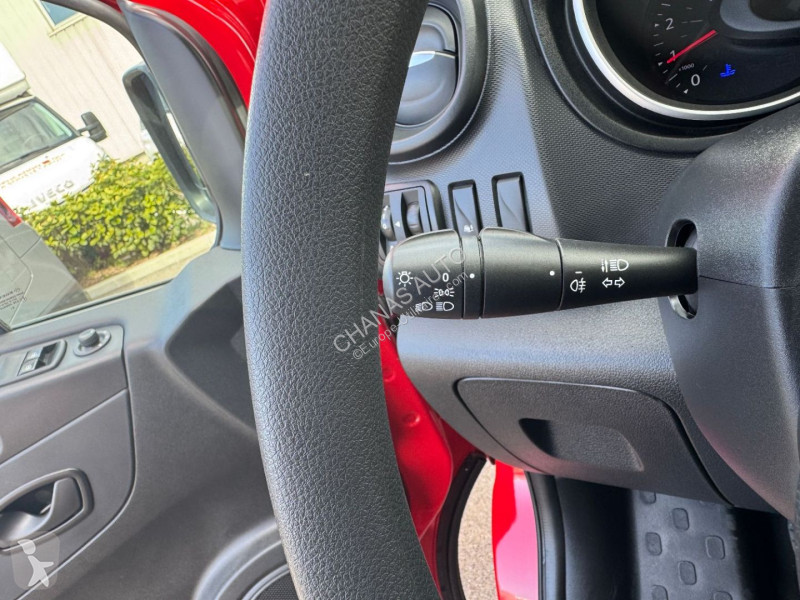 عربة نفعية Nissan L1H1 2.0 DCI 120 VISIA