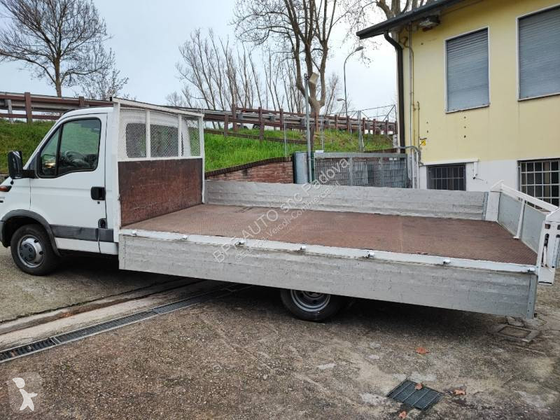 عربة نفعية Iveco