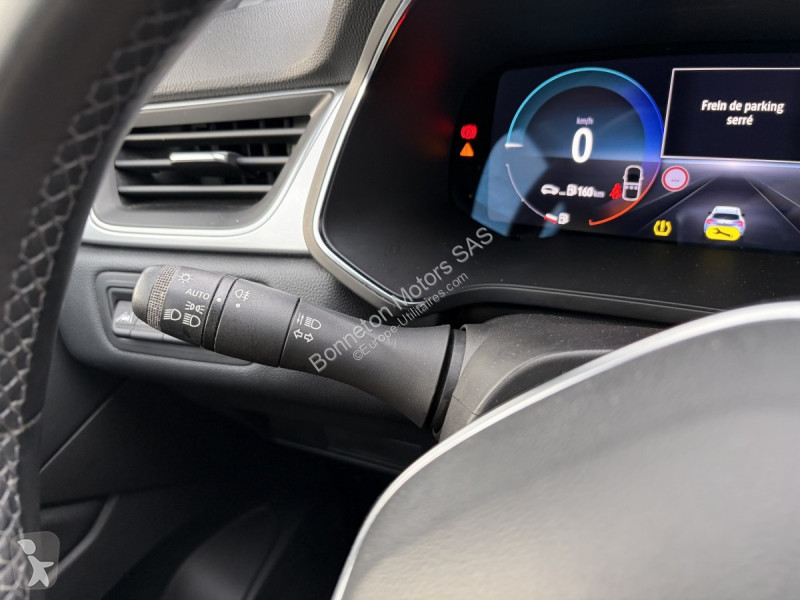 Samochód dostawczy Renault (2) techno E-Tech...