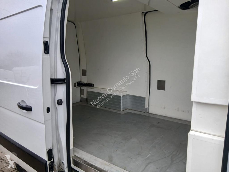 Renault III 2019 Transporter