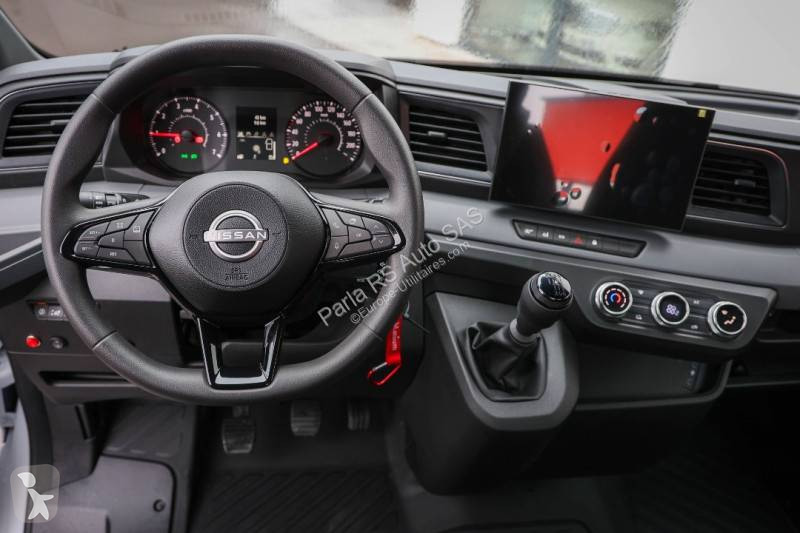 Véhicule utilitaire Nissan