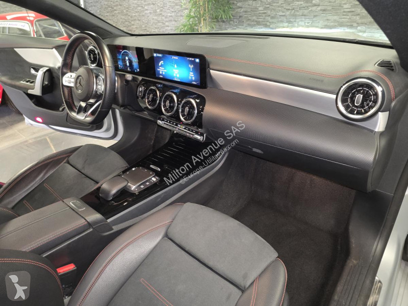 Véhicule utilitaire Mercedes CLA Shooting Brake...