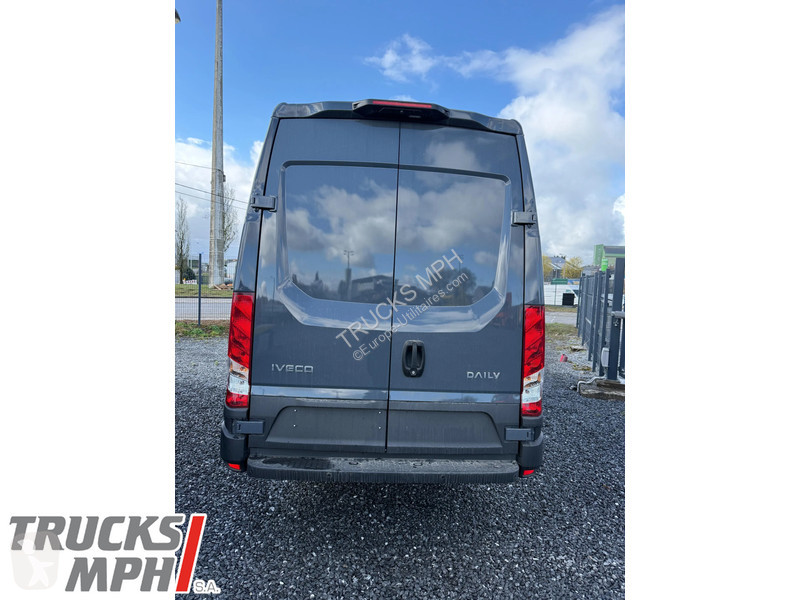 Véhicule utilitaire Iveco 35-180 Crew Cab...