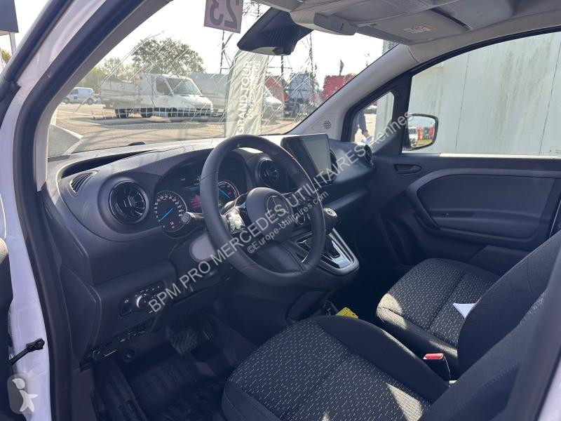 Véhicule utilitaire Mercedes e Long Pro