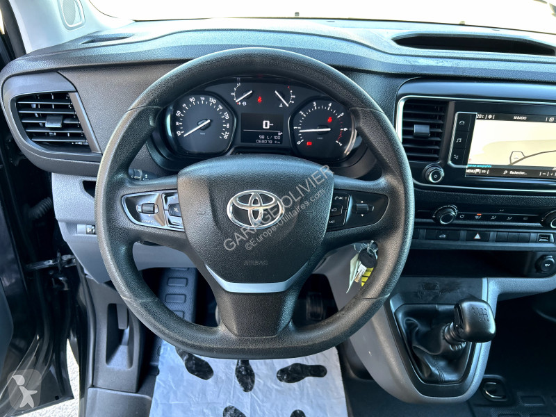 Véhicule utilitaire Toyota Proace Médium 1.5...