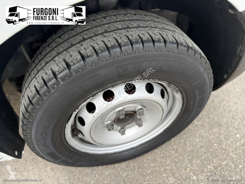 عربة نفعية Renault T35 2.3 dCi/130 TP...