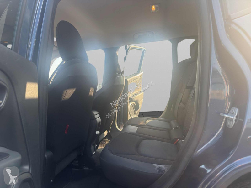 عربة نفعية Jeep