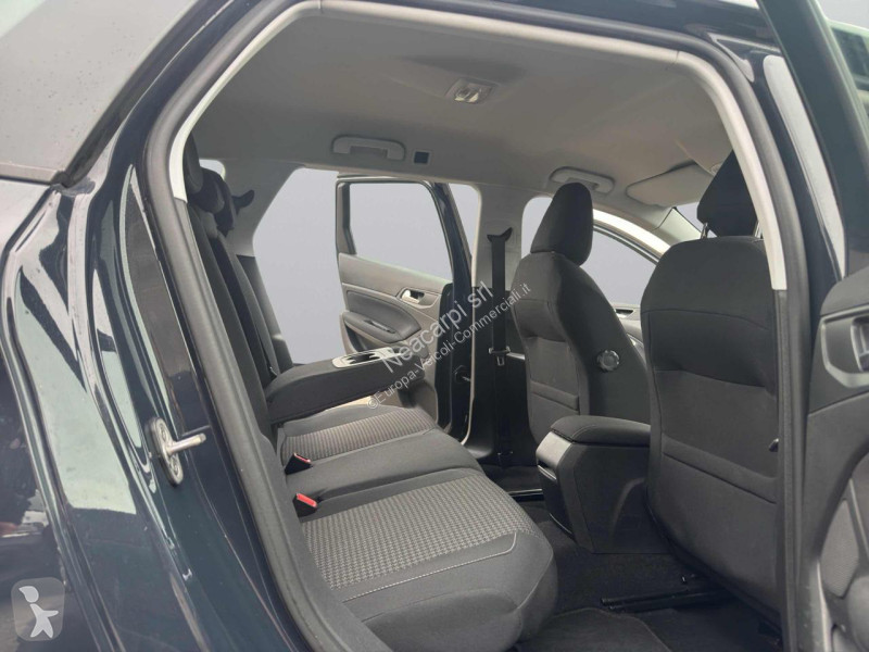 عربة نفعية Peugeot