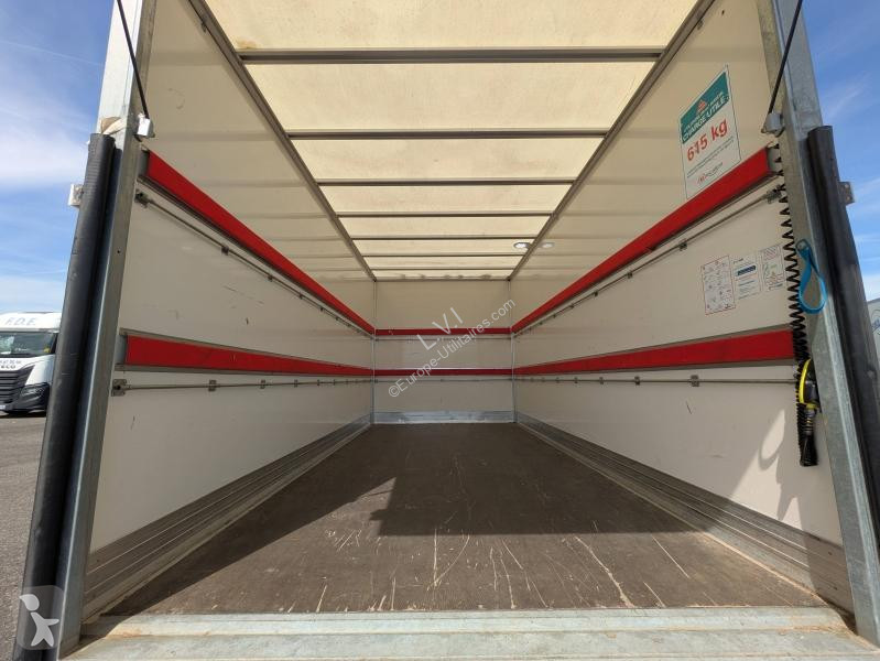 Véhicule utilitaire Iveco CCb 35C16H...