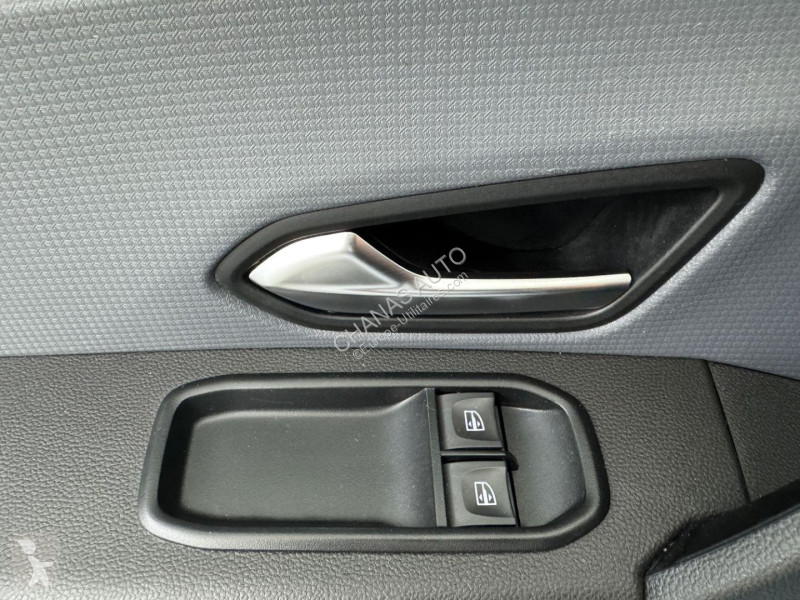 عربة نفعية Renault 1.5 BLUE DCI 75