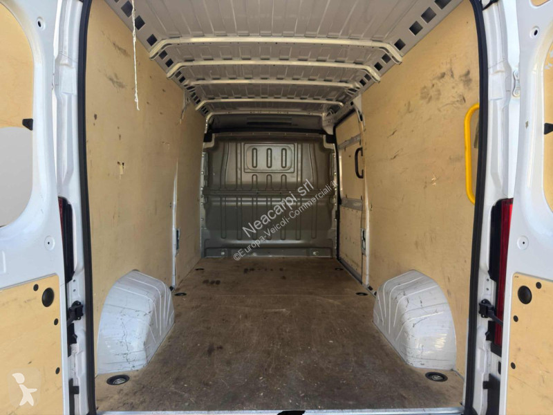 Peugeot  Transporter