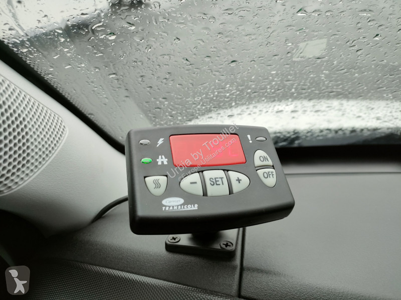 Véhicule utilitaire Iveco FRIGO 12M3 160 CV...