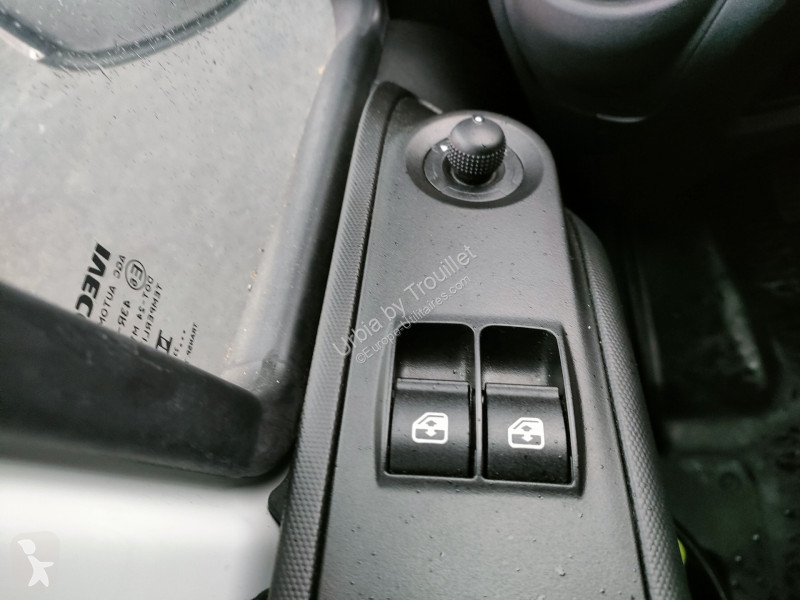 Iveco FRIGO 12M3 160 CV ROUES JUMELEES HAYON...