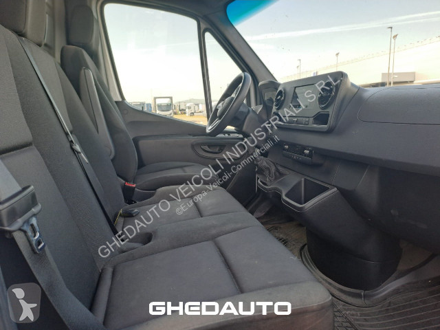 Véhicule utilitaire Mercedes MERCEDES -BENZ...