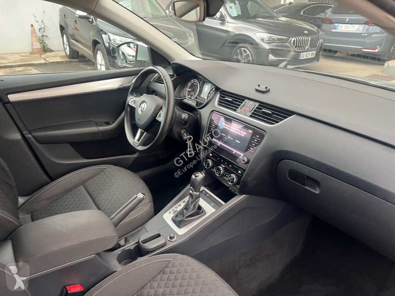 عربة نفعية Skoda OCTAVIA COMBI 1.4 TSI 150CH...
