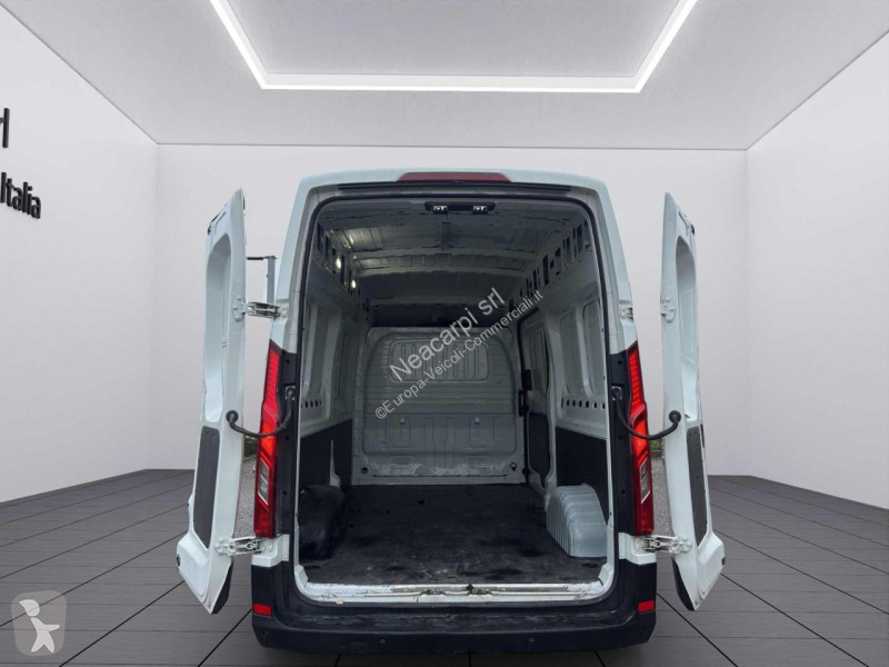 Veicolo commerciale Maxus 9